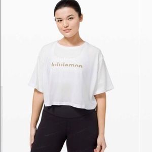 Lululemon Cortes crop t shirt logo